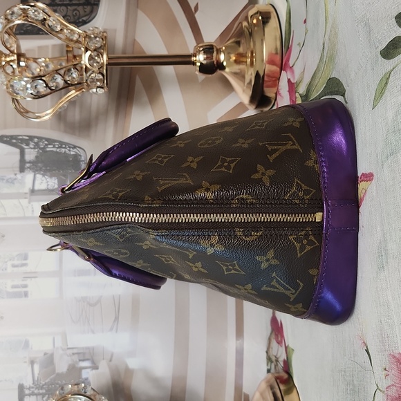 - - `ღ´- ♥ -`ღ´ FABULOUS CONDITION `ღ´- ♥ -`ღ´ Authentic Louis Vuitton ALMA - Picture 6 of 17
